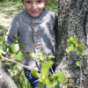Présentation du gilet pour enfants Joseph, patron de tricot créé par Julie Partie