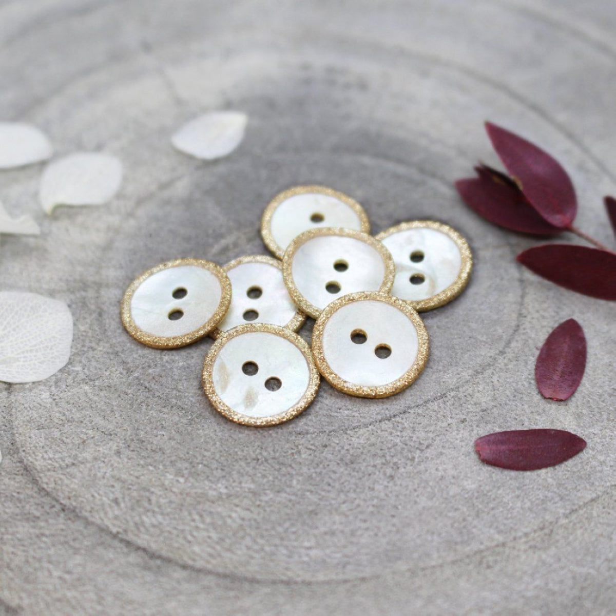 Boutons Atelier Brunette modèle Glitz, coloris Off White