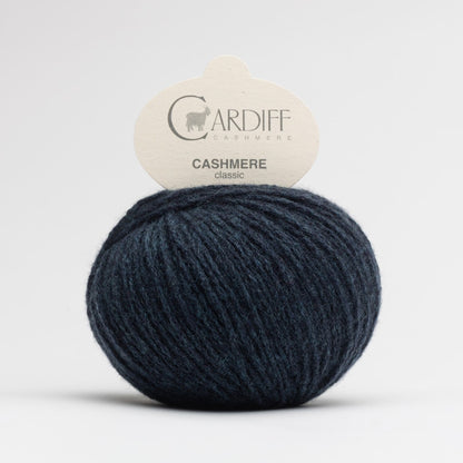 Pelote de Cashmere Classic de Cardiff Cashmere coloris 739 Japan Blue