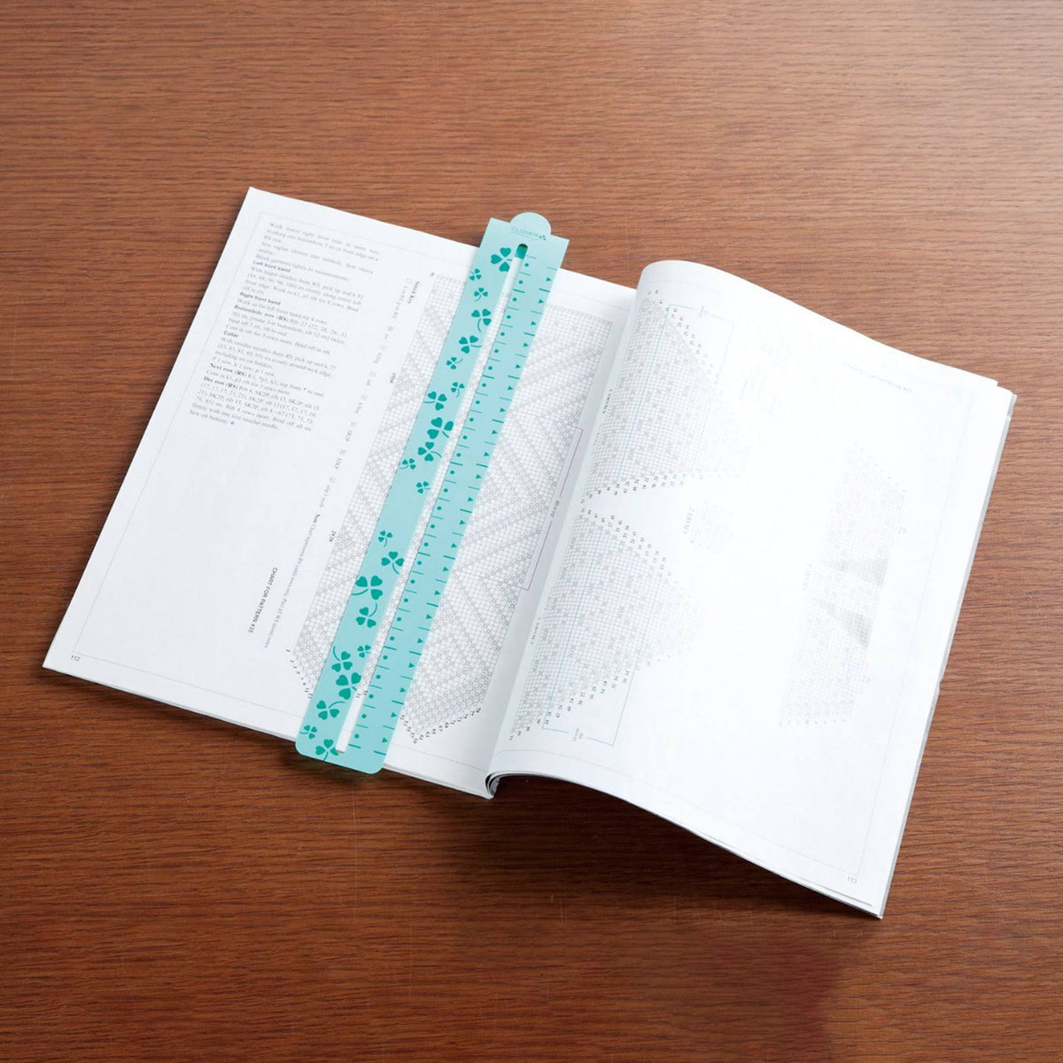 Comment utiliser les règles magnétiques pour lire les grilles de tricot de la marque Clover (référence 3164)