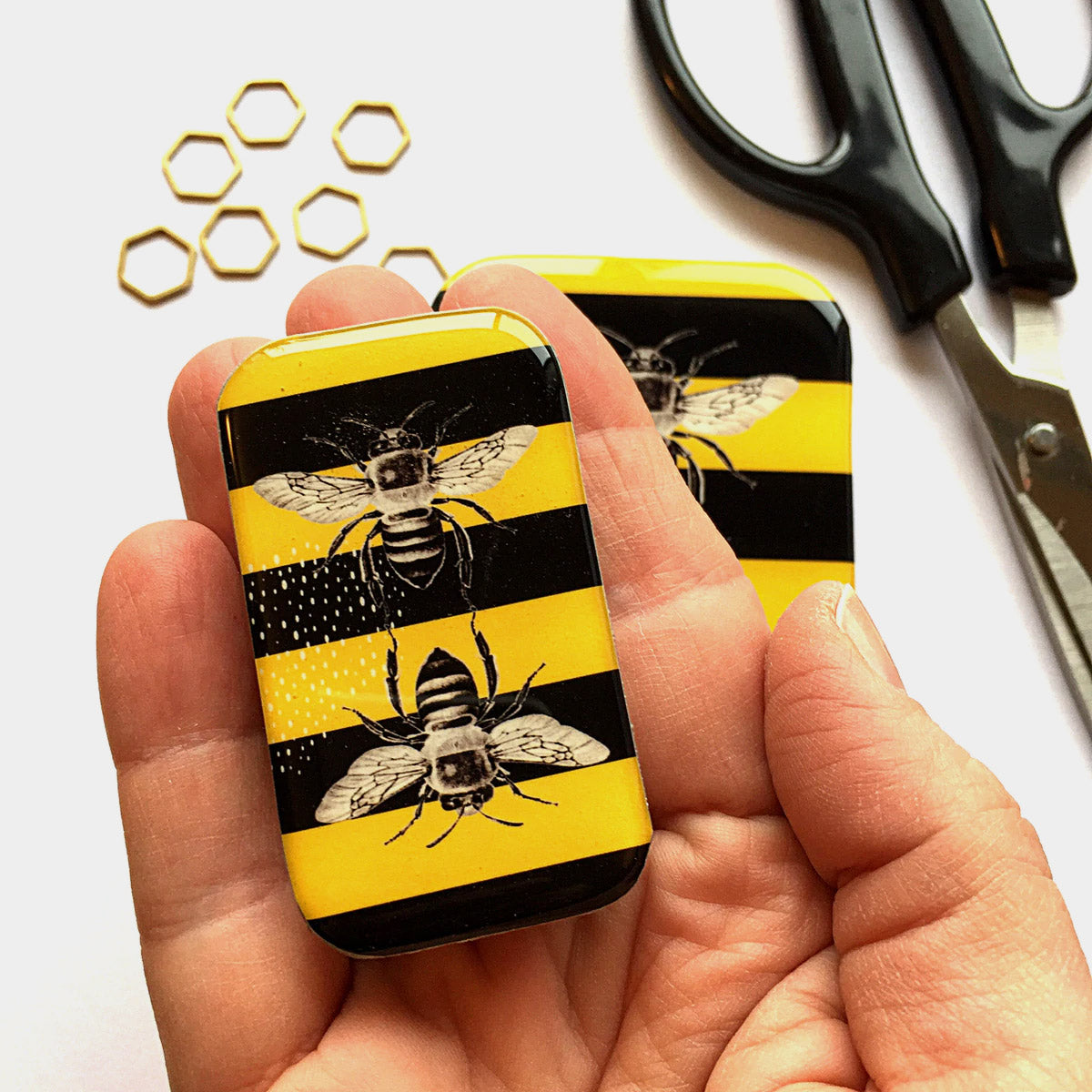 Boîte de rangement métallique Firefly Notes, modèle Bee, taille Small
