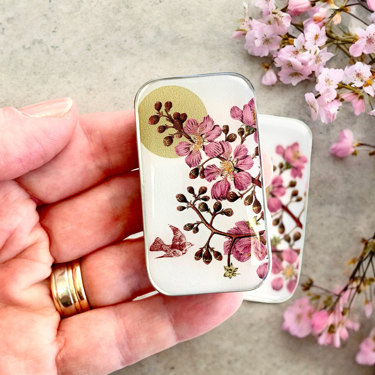 Boîte de rangement métallique Firefly Notes, modèle Cherry Blossom, taille Small