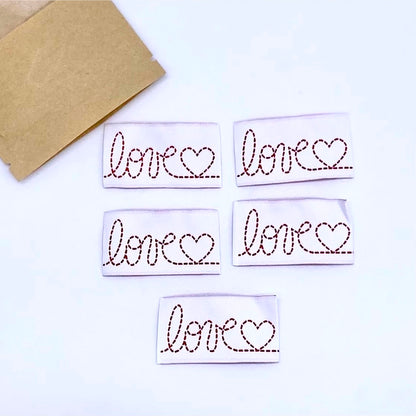 Etiquettes à coudre Home Couture modèle Love (blanc-rouge)
