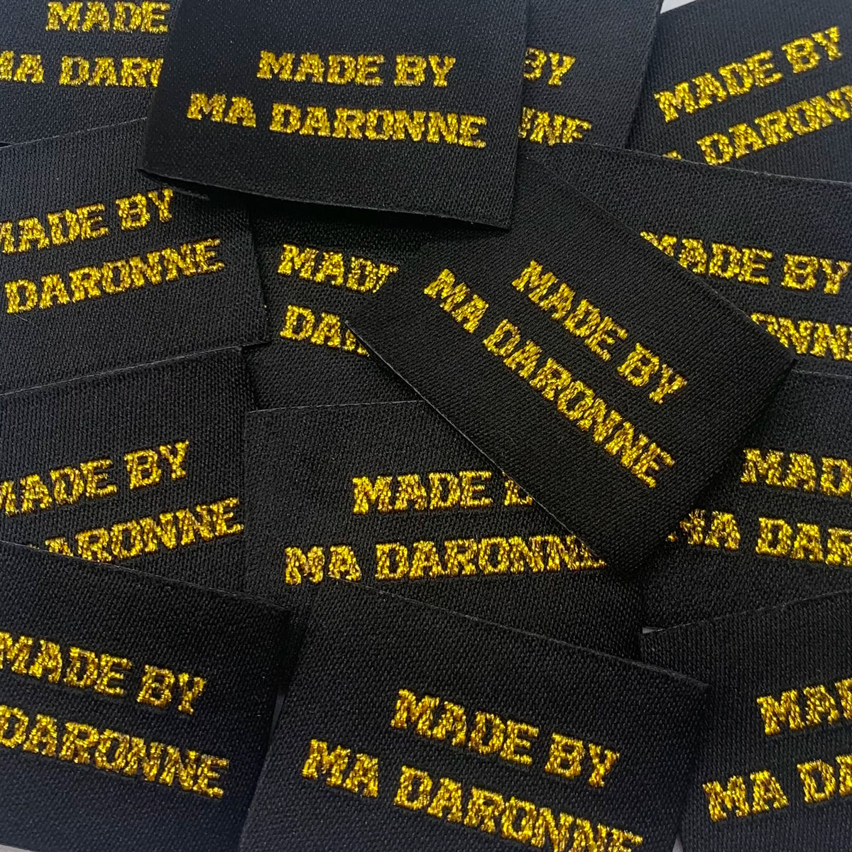 Etiquette à coudre de Home Couture, modèle Made by ma Daronne (noir - lurex)