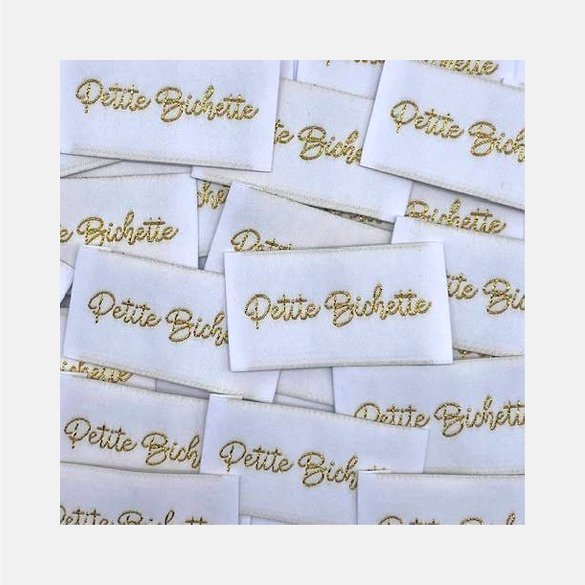 Etiquette à coudre de Home Couture, modèle Petite Bichette (blanc - lurex)