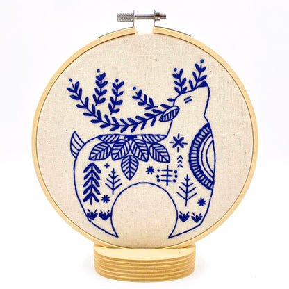 Kit de broderie Hook Line & Tinker, modèle   Renne Hygge