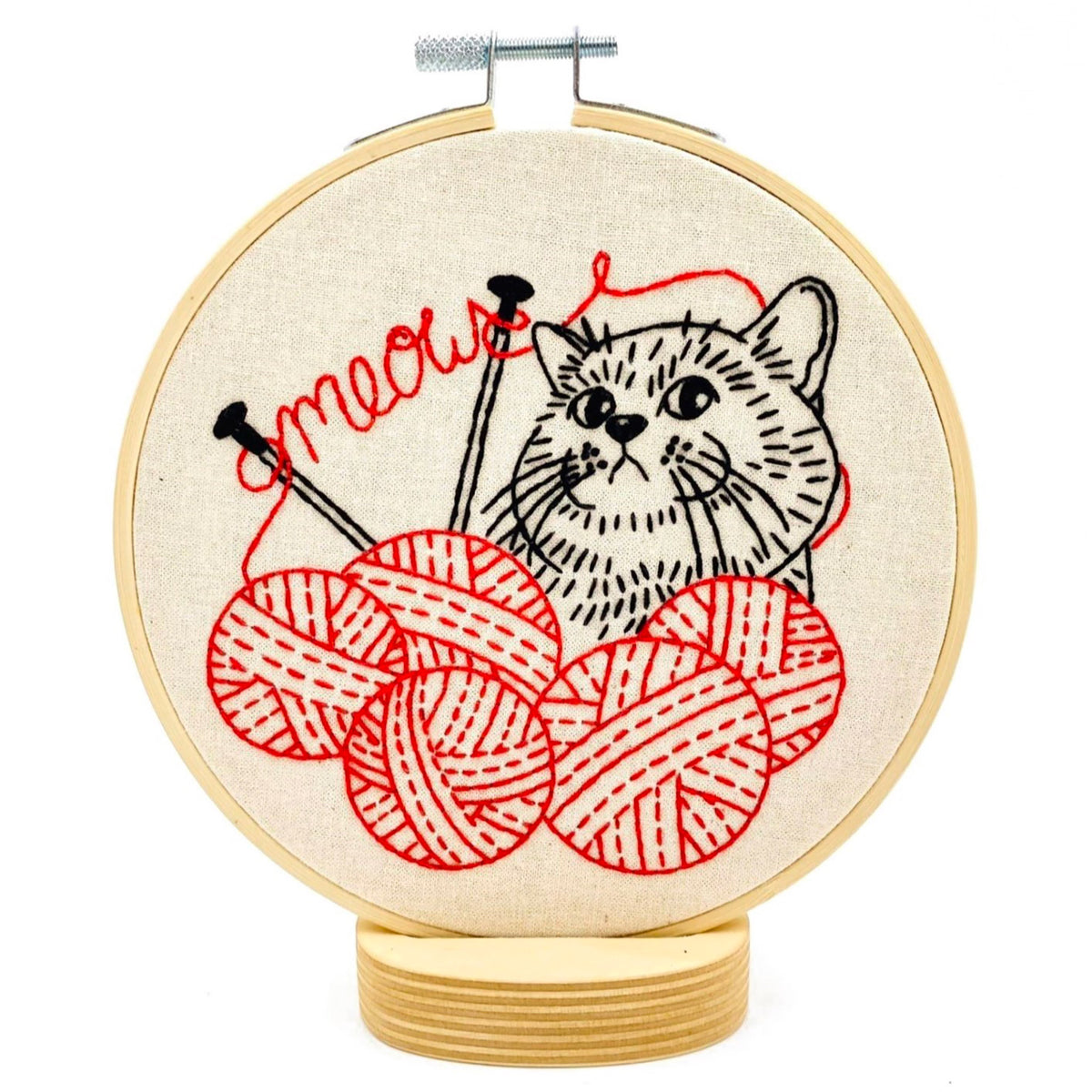 Kit de broderie Hook Line & Tinker, modèle   Chaton qui Tricote