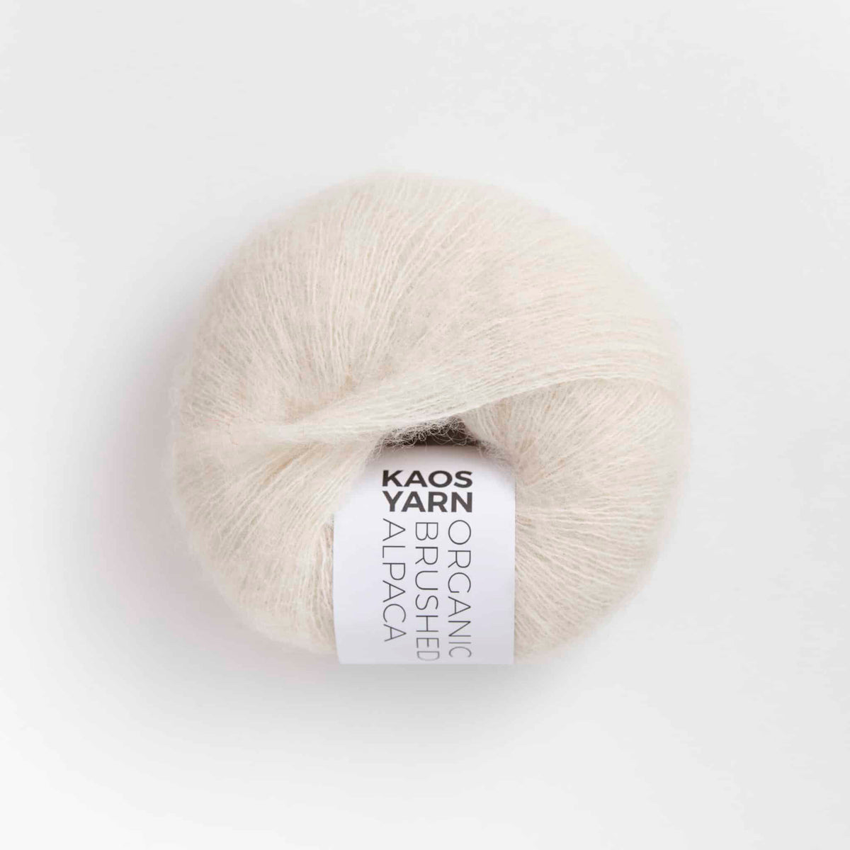 Pelote de Halo Brushed Alpaga de Kaos Yarn, coloris 2001 Natural