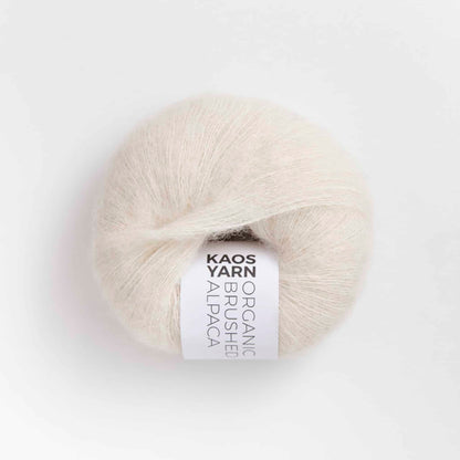 Pelote de Halo Brushed Alpaga de Kaos Yarn, coloris 2001 Natural