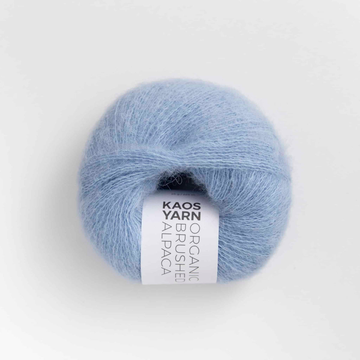 Pelote de Halo Brushed Alpaga de Kaos Yarn, coloris 2069 Delicate