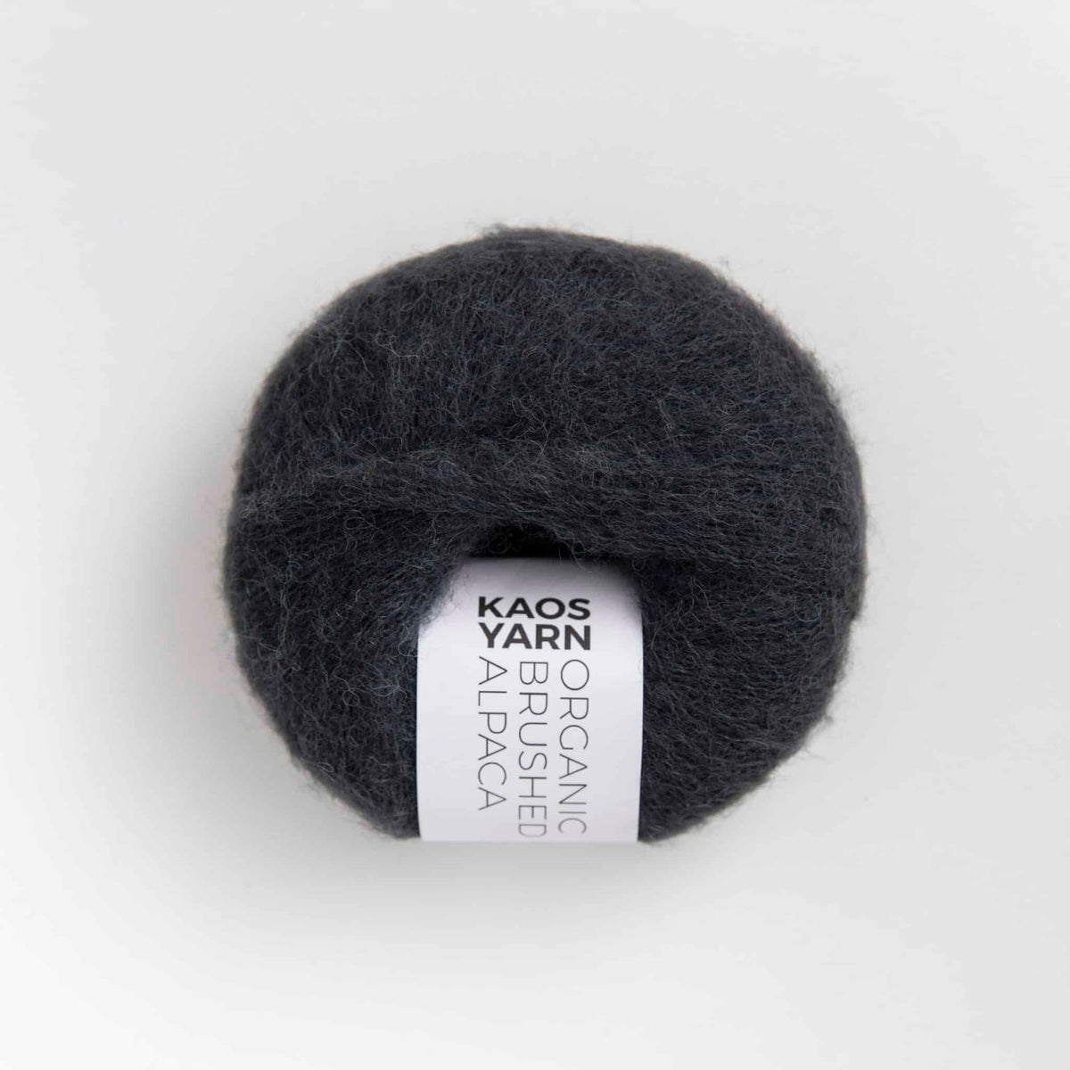 Pelote de Halo Brushed Alpaga de Kaos Yarn, coloris 2088 Mysterious
