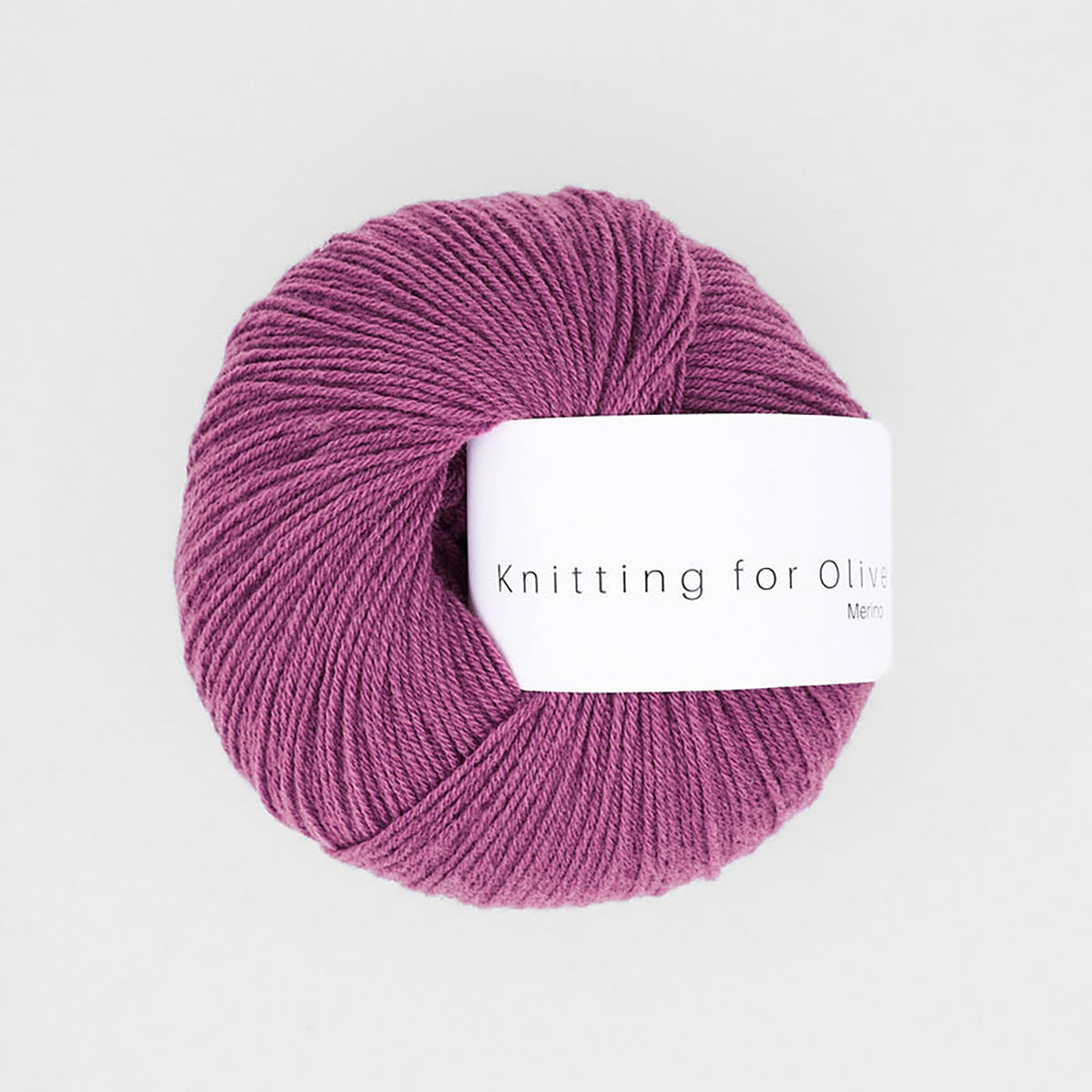 Pelote de Merino de Knitting for Olive (KFO) coloris Blackcurrant Ice Cream