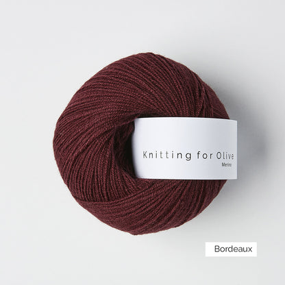 Pelote de Merino de Knitting for Olive (KFO) coloris Bordeaux