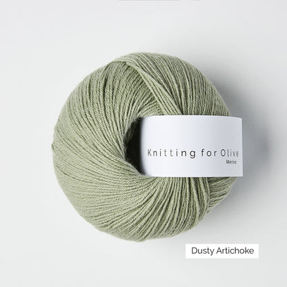 Pelote de Merino de Knitting for Olive (KFO) coloris Dusty Artichoke