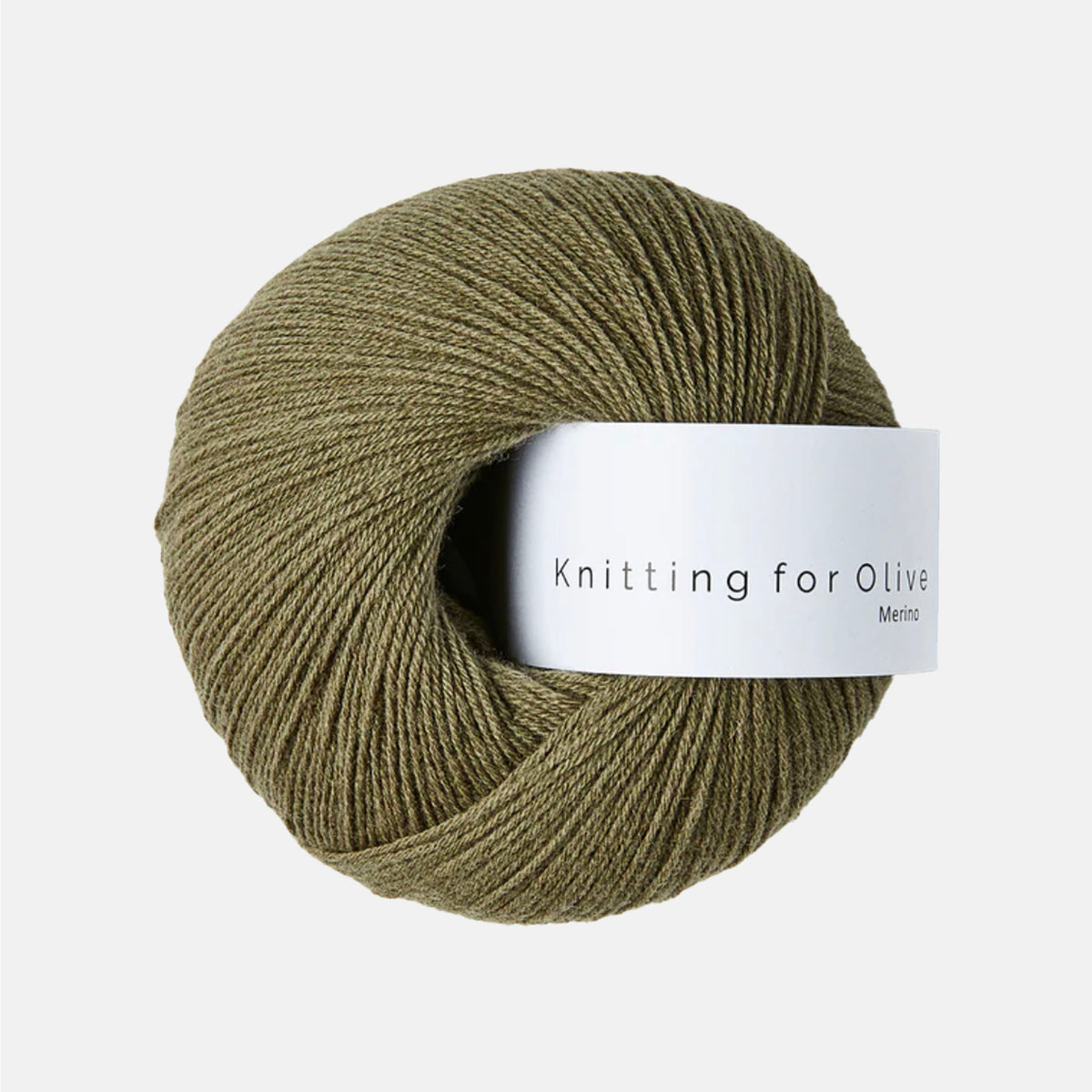 Pelote de Merino de Knitting for Olive (KFO) coloris Dusty Olive