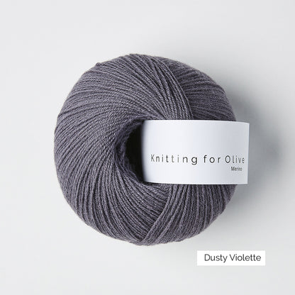 Pelote de Merino de Knitting for Olive (KFO) coloris Dusty Violette