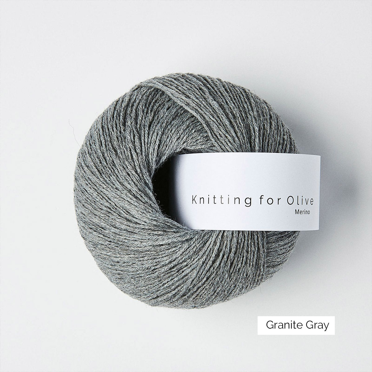 Pelote de Merino de Knitting for Olive (KFO) coloris Granite Gray