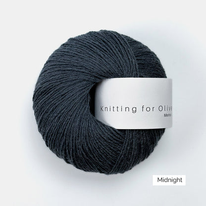 Pelote de Merino de Knitting for Olive (KFO) coloris Midnight