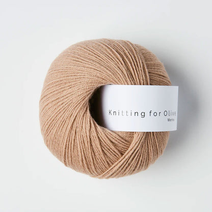 Pelote de Merino de Knitting for Olive (KFO) coloris Rose Clay