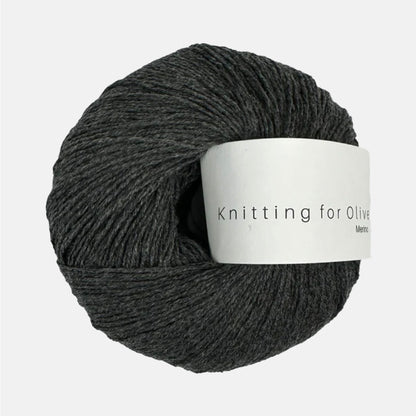 Pelote de Merino de Knitting for Olive (KFO) coloris Thundercloud
