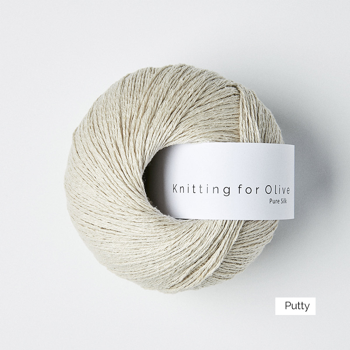 Pelote de Pure Silk de Knitting for Olive (KFO) coloris Putty
