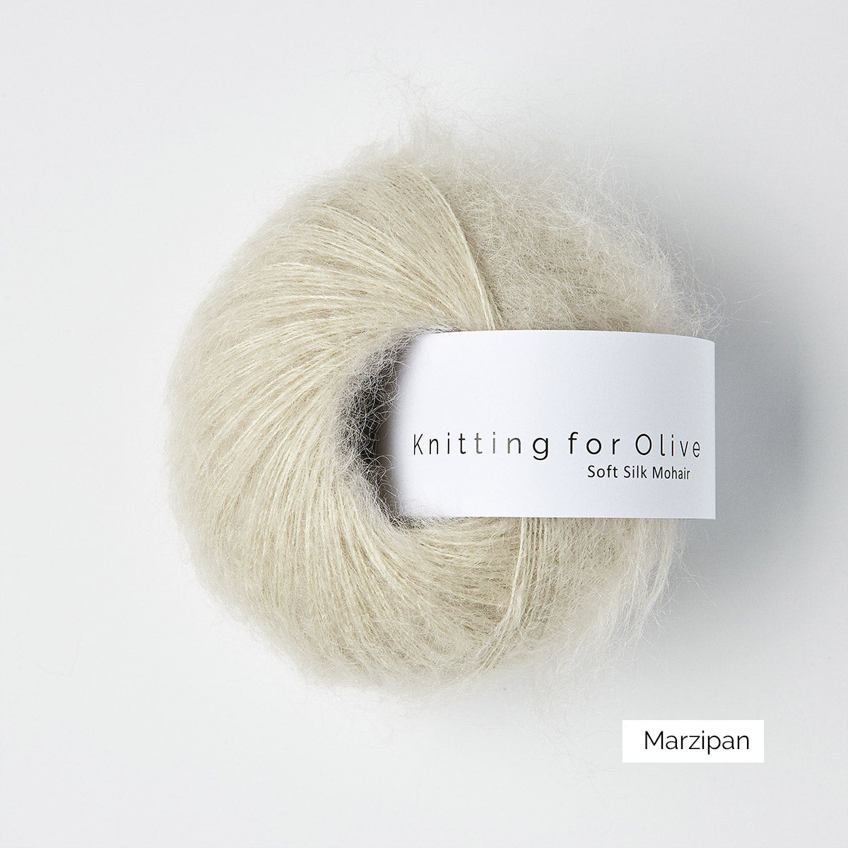 Pelote de Soft Silk Mohair de Knitting for Olive (KFO) coloris Marzipan