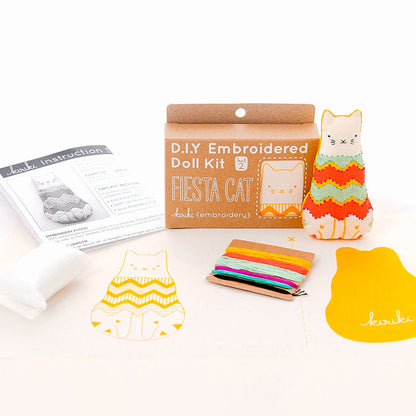 Kit de broderie Embroidered Doll de Kiriki Press modèle Fiesta Cat