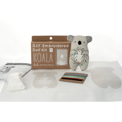 Kit de broderie Embroidered Doll de Kiriki Press modèle Koala
