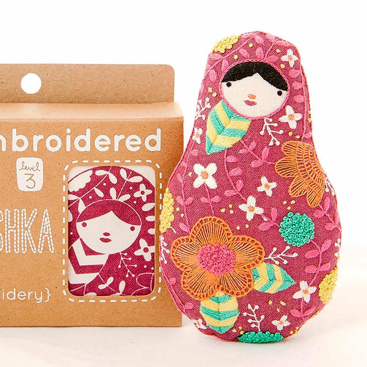 Kit de broderie Embroidered Doll de Kiriki Press modèle Matryoshka
