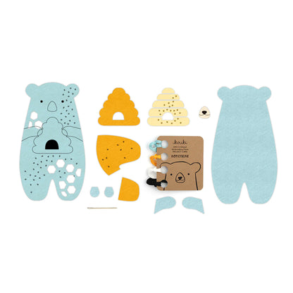 Kit de broderie Felted Doll de Kiriki Press modèle Honey Bear