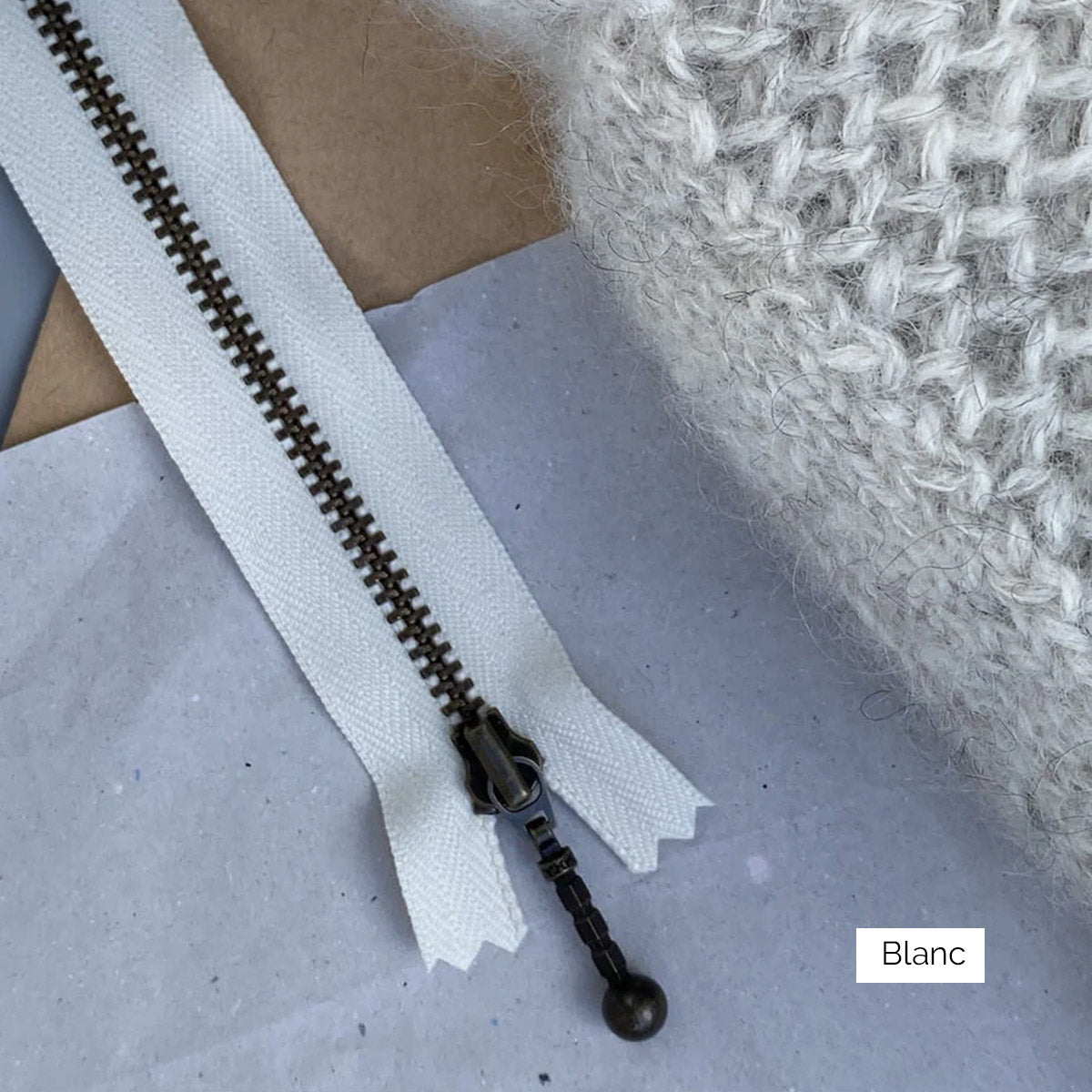 Fermeture éclair blanche, longueur 17cm, pour pochette tricotée Honey Clutch de Petite Knit