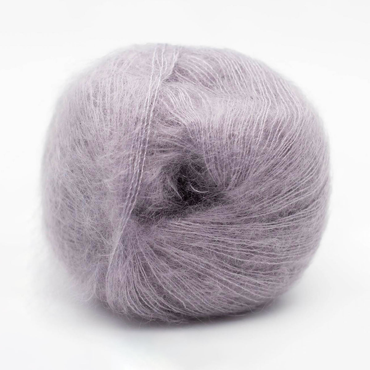 Pelote de Silky Kid de Kremke Soul Wool coloris 06_057 Gris Perle