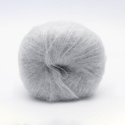 Pelote de Silky Kid de Kremke Soul Wool coloris 06-058 Gris Clair