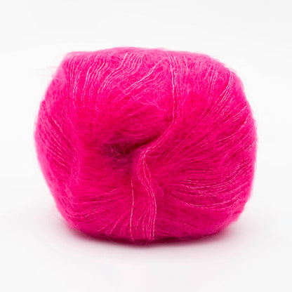 Pelote de Silky Kid de Kremke Soul Wool coloris 10_106 Fuchsia