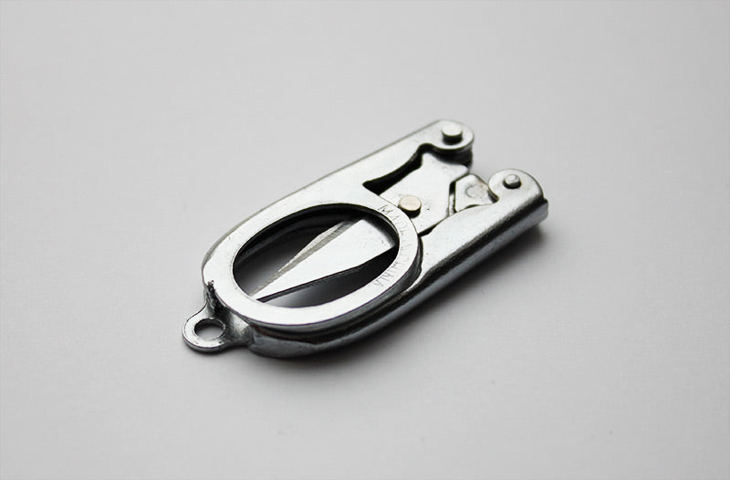 Mini ciseaux pliants coloris Argent