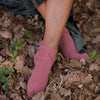 Patron de chaussettes au tricot Posy d'Olivia Villareal (This Handmade Life) paru dans le livre Woolship 2 de Lili Comme Tout