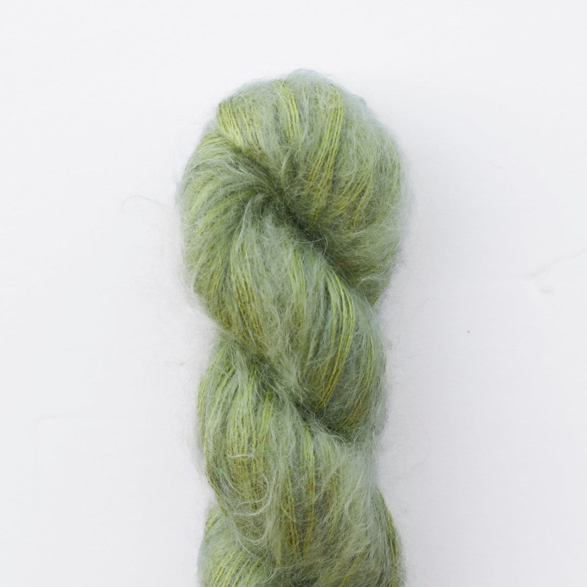Echeveau de Tosh Silk Cloud de MadelineTosh coloris Grasshopper (Hand Dyed)