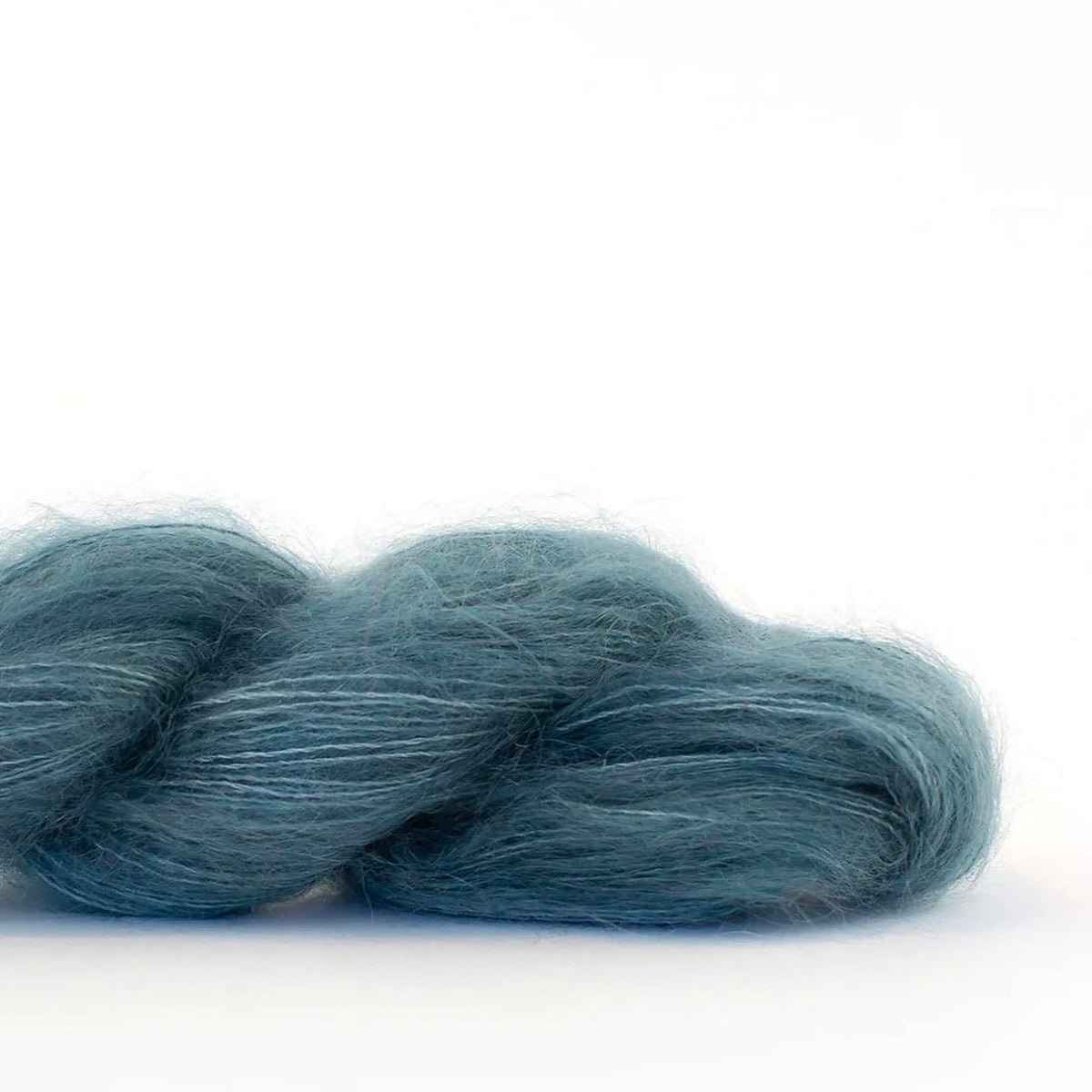 Echeveau de Tosh Silk Cloud de MadelineTosh coloris Fjord (Mill Dyed)