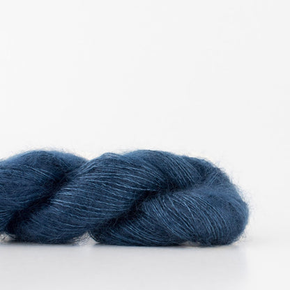 Echeveau de Tosh Silk Cloud de MadelineTosh coloris Suit (Mill Dyed)