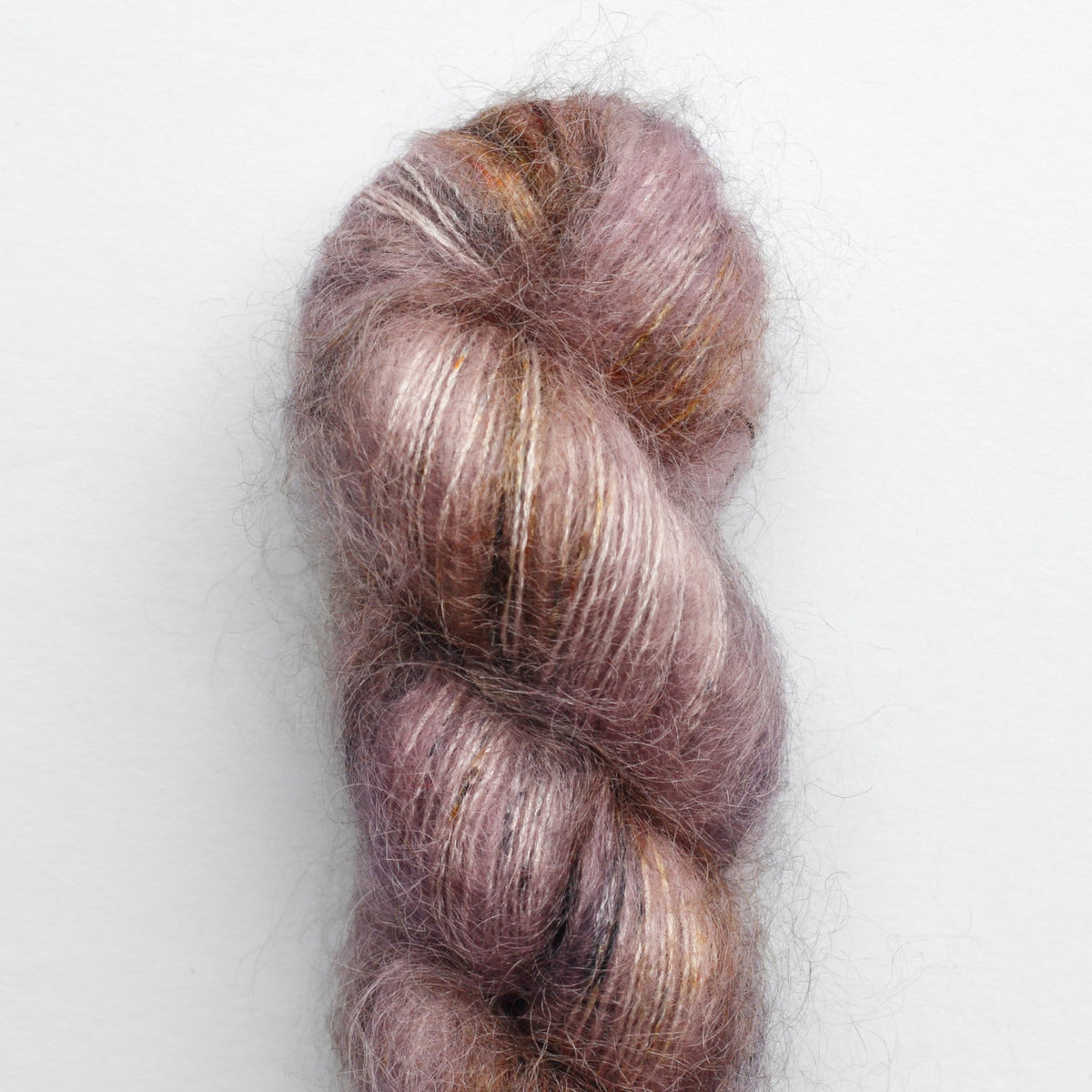Echeveau de Tosh Silk Cloud de MadelineTosh coloris Star Scatter (Hand Dyed)