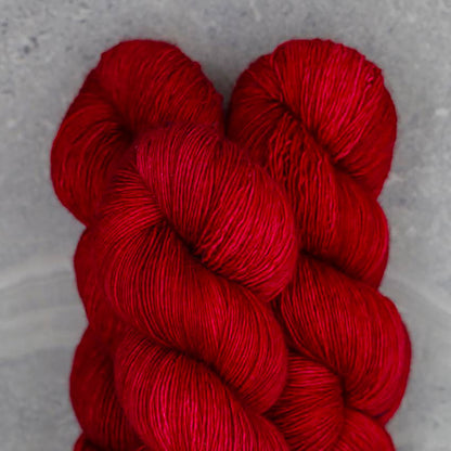Echeveaux de Tosh Merino Light (TML) de MadelineTosh, coloris Blood Runs Cold