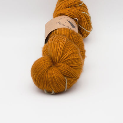 Echeveau de Tosh Merino Light (TML) de MadelineTosh coloris Glazed Pecan