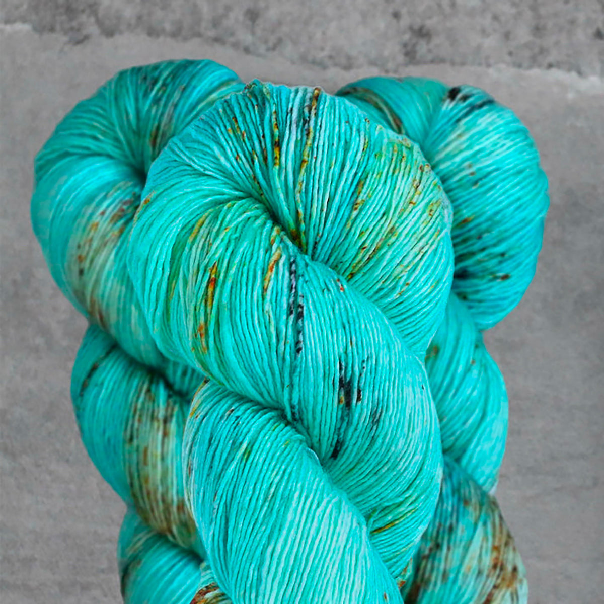 Echeveaux de Tosh Merino Light (TML) de MadelineTosh, coloris R:E:D