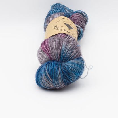 Echeveau de Tosh Merino Light (TML) de MadelineTosh coloris Steam Age