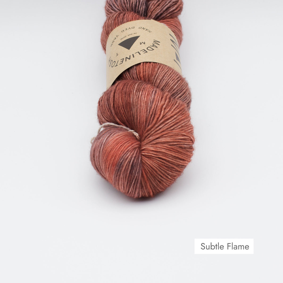 Echeveau de Tosh Merino Light (TML) de MadelineTosh coloris Subtle Flame