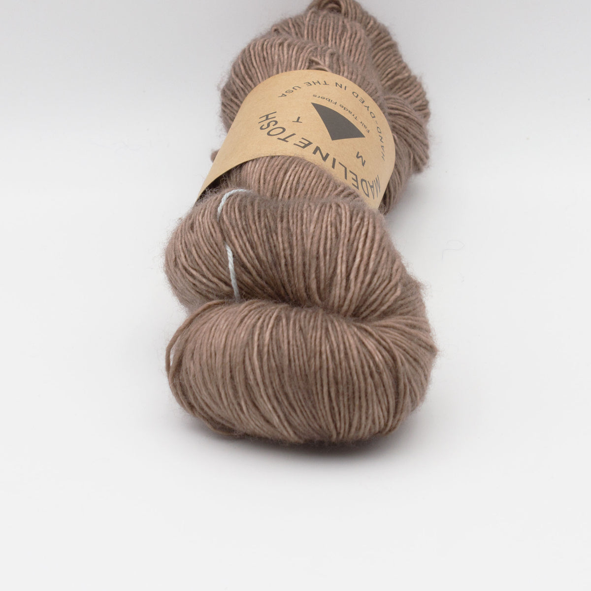 Echeveau de Tosh Merino Light (TML) de MadelineTosh coloris Toast