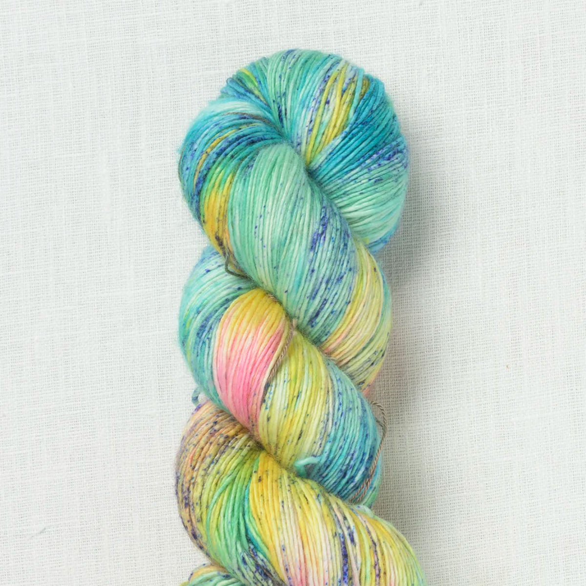 Echeveau de Madelinetosh coloris I Love Yarn