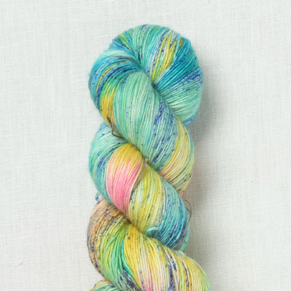 Echeveau de Madelinetosh coloris I Love Yarn