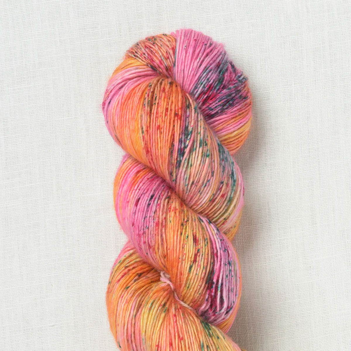 Echeveau de Madelinetosh coloris Spring Fever
