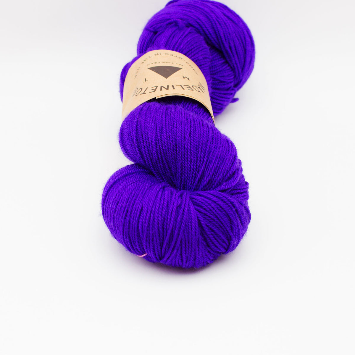 Echeveau de Twist Light de MadelineTosh coloris Ultra Marine Violet